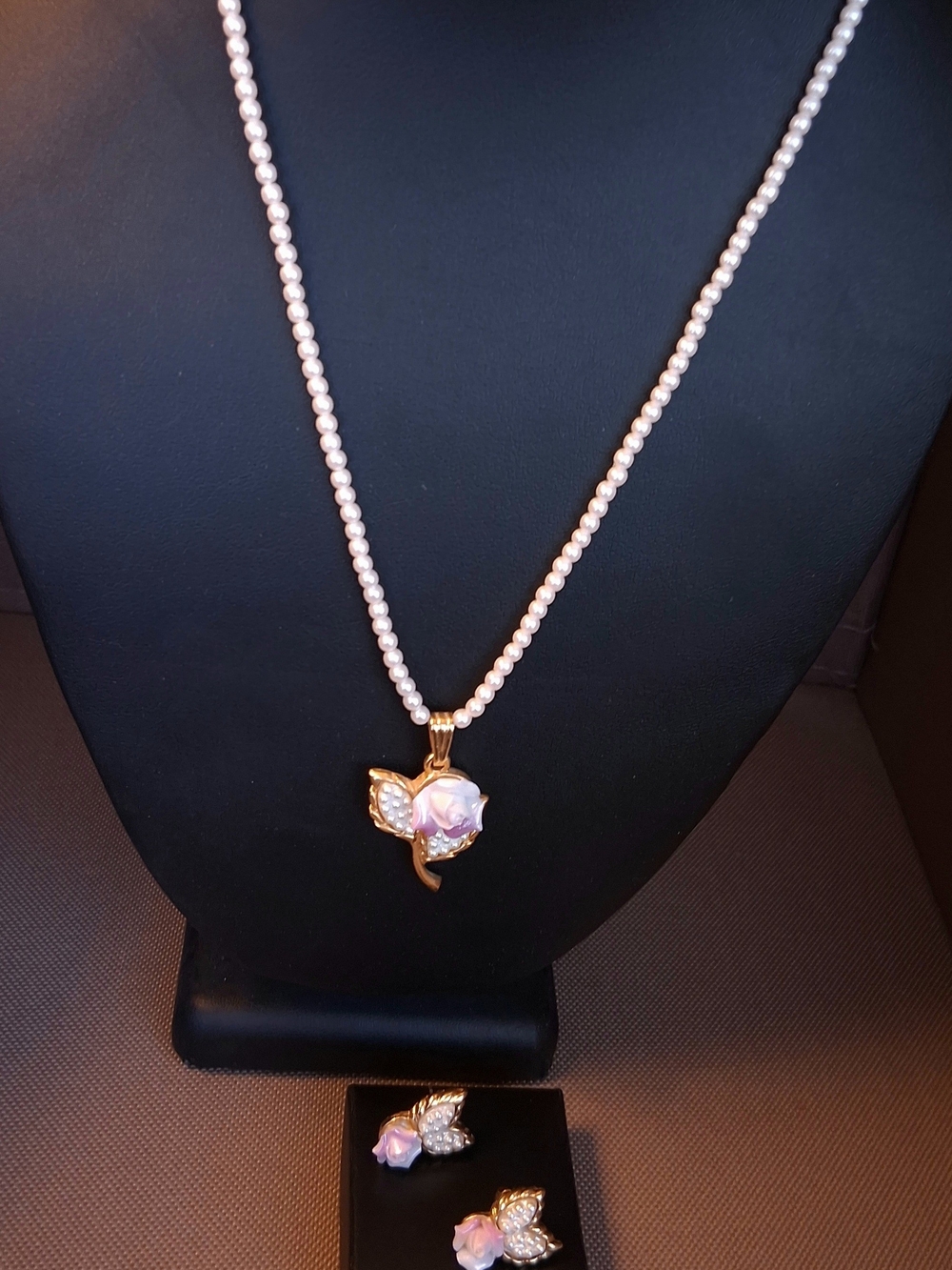 Vintage Avon Faux Pearl Necklace and Rose Pendant Set W/ Earrings - Pink & Gold